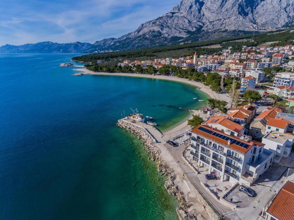 Apartments Anini Dvori Промайна Екстериор снимка